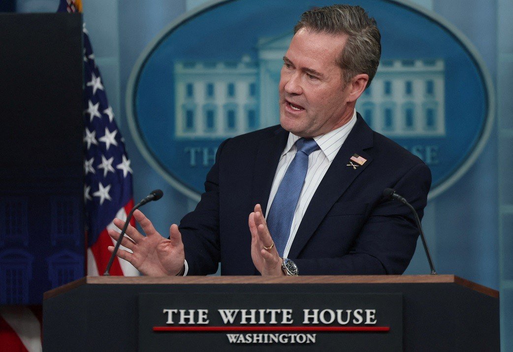 Trump tira do cargo conselheiro que adicionou repórter em grupo secreto que discutia planos de guerra