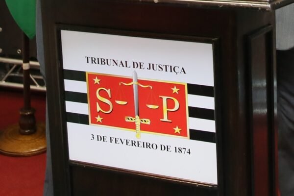 Servidores do Tribunal de Justiça de São Paulo decidem continuar greve