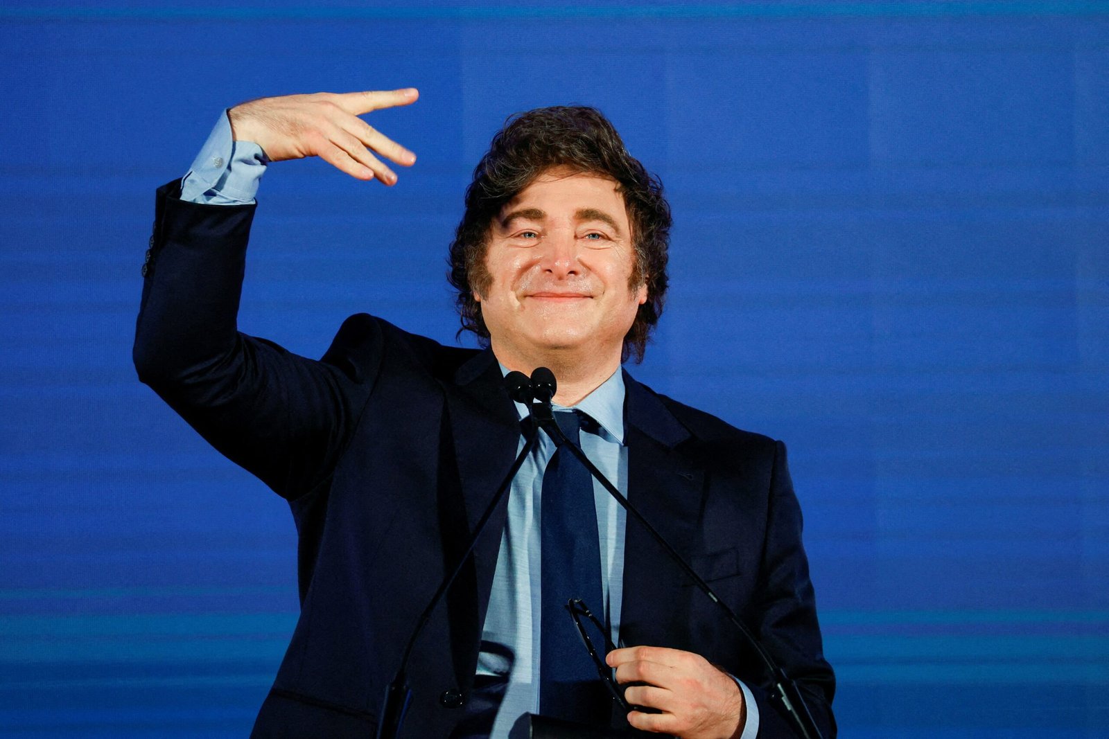 Argentina reafirma saída da OMS e diz que vai rever protocolo sobre vacinas
