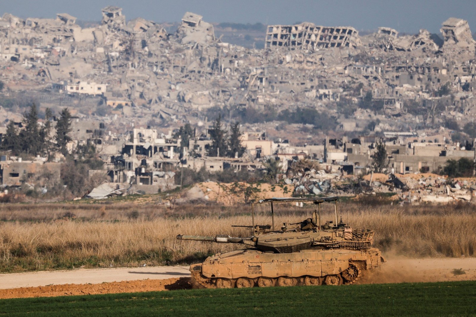 Netanyahu diz que Israel deve controlar toda Faixa de Gaza