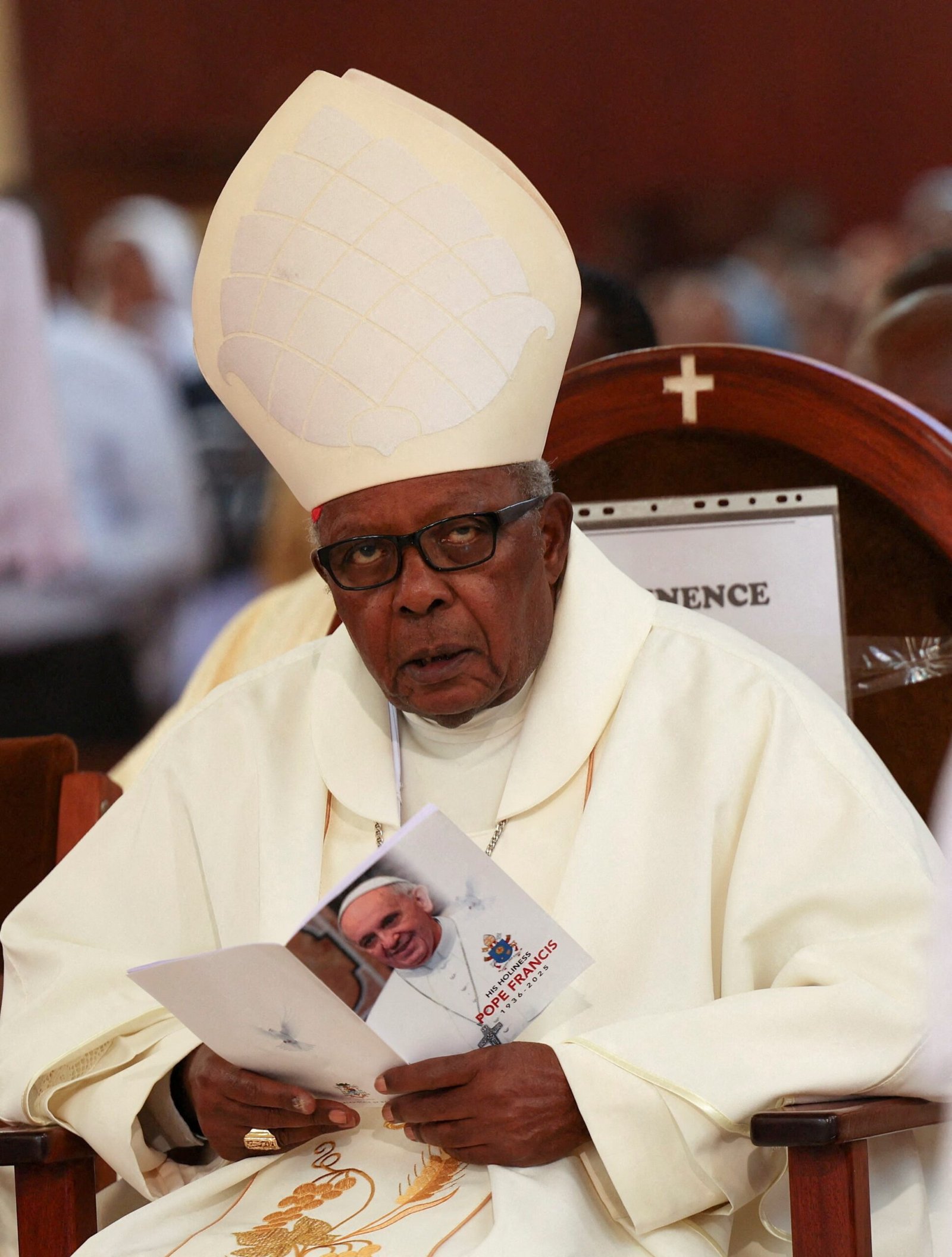 Cardeal do Quênia diz que não foi convidado para o conclave
