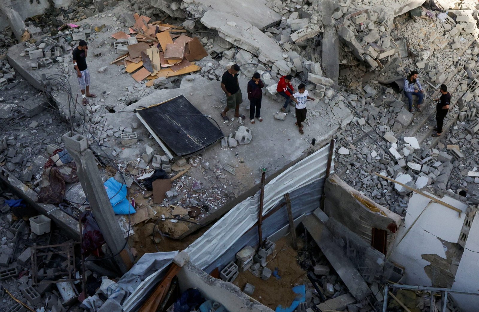 Onze pessoas da mesma família, sendo 3 crianças, morrem em bombardeio em Gaza, diz Defesa Civil