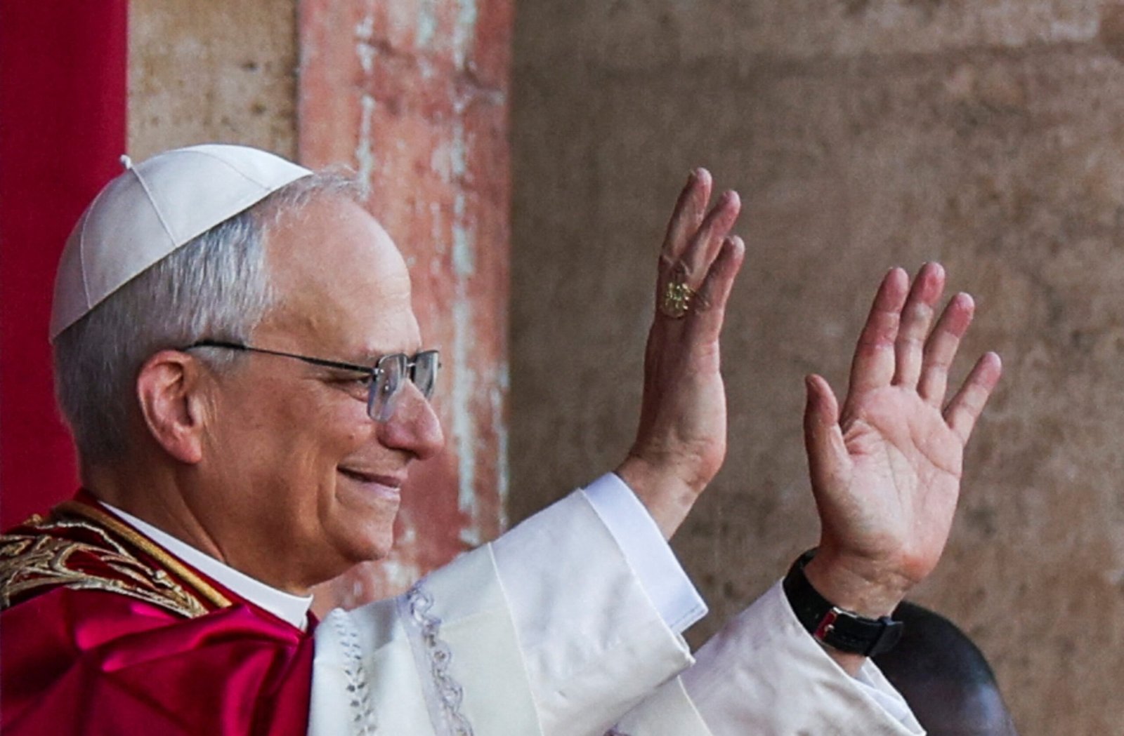 Na 1ª reunião com todos os cardeais, Papa Leão XIV fala de ‘legado precioso’ de Francisco, riscos da inteligência artificial e compromisso com reformas