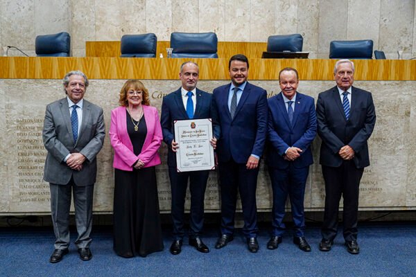 Cônsul geral do Líbano em São Paulo recebe Título de Cidadão Paulistano