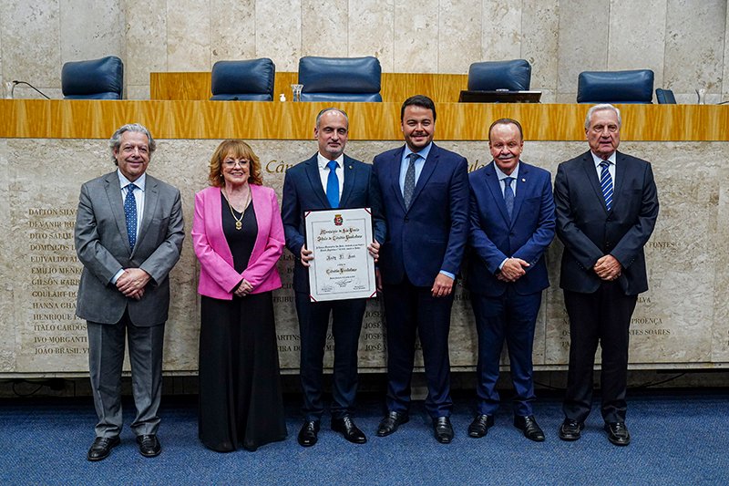 Cônsul geral do Líbano em São Paulo recebe Título de Cidadão Paulistano