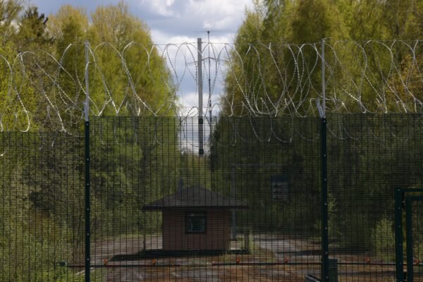 Rússia anuncia que criará zona-tampão na fronteira com a Ucrânia