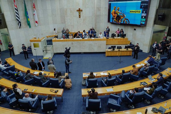 Regulamentação do mototáxi e do motoapp é debatida em Audiência Pública na Câmara de São Paulo