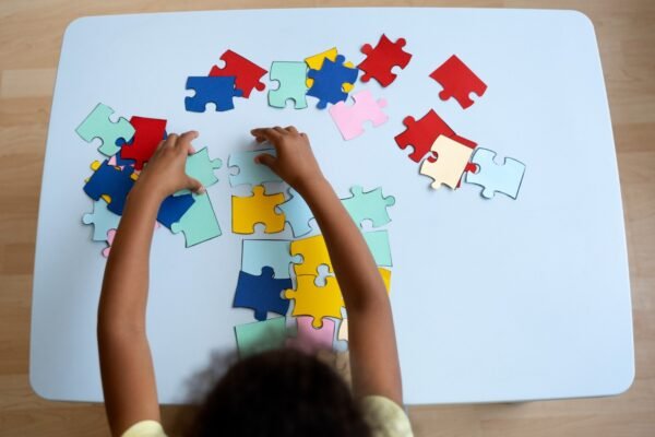 OAB Santos, SP, lança cartilha digital sobre direitos das pessoas com autismo