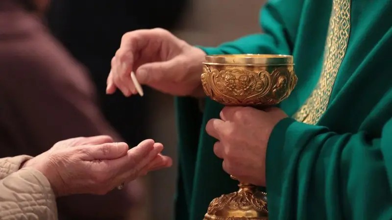 Papa nunca erra? O que são dogmas, as ‘verdades inquestionáveis’ do catolicismo que será liderado por Leão 14