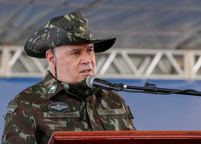 ‘Vou dar uma chance para falar a verdade’, diz Moraes a ex-comandante do Exército