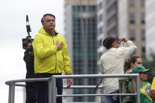 Ordem de Moraes para investigar Eduardo Bolsonaro causa mal-estar no Itamaraty