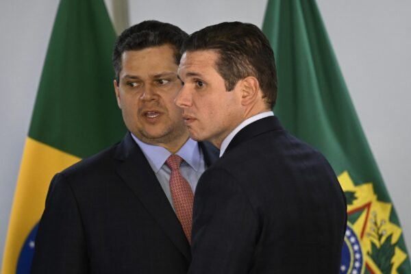 Em clima de derrubada do decreto do IOF, Haddad se reúne com Motta e Alcolumbre