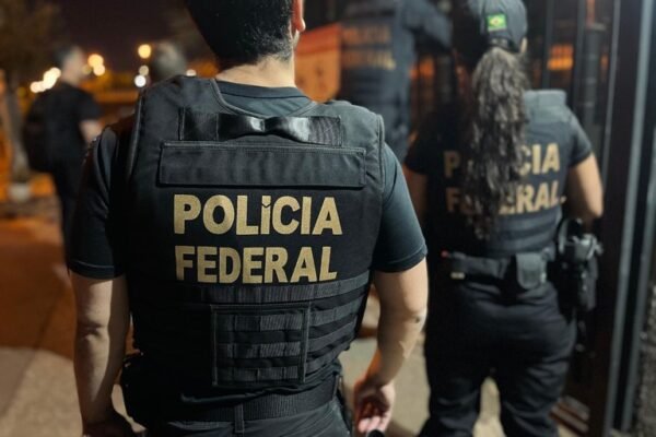 Carlos Bolsonaro revela nova intimação da PF: ‘Vamos descobrir do que se trata’