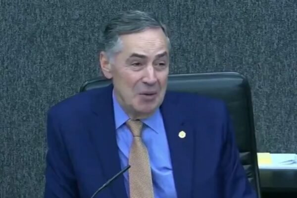 Barroso defende sua participação em jantar com CEO do iFood e atribui críticas à ‘incultura’ 