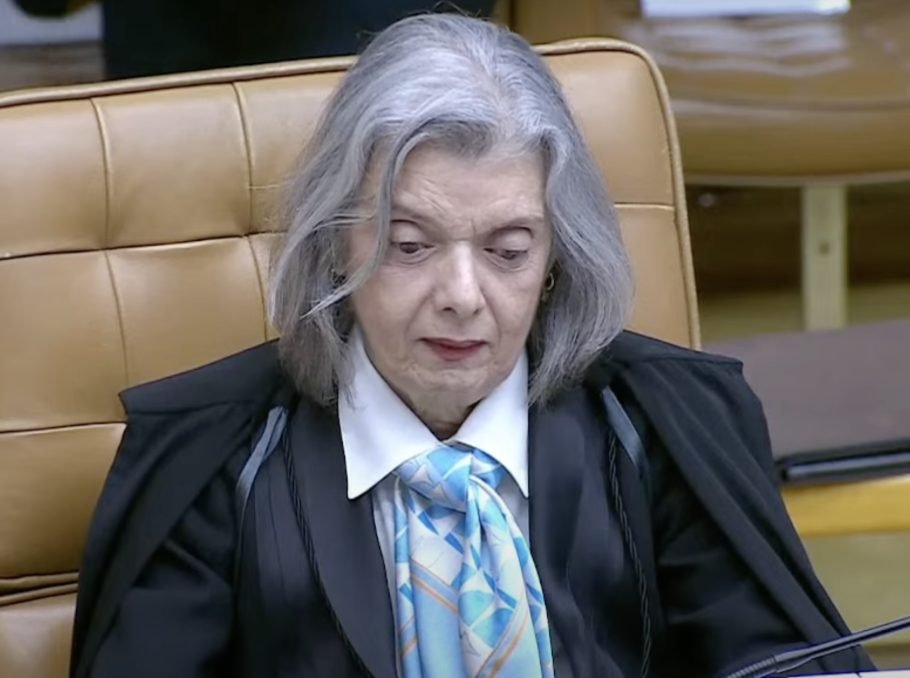 Ministra do TSE denuncia racismo em evento do governo