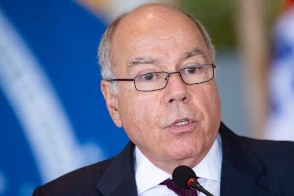 Filipe Barros pressiona, e ministro de Lula deve explicar asilo à ex-primeira-dama do Peru