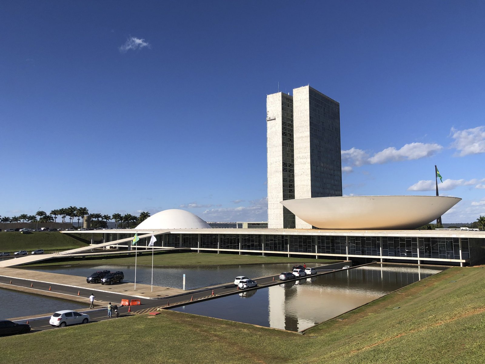 Projeto de Alcolumbre sobre penas de presos do 8/1 enfrenta resistência de Lula