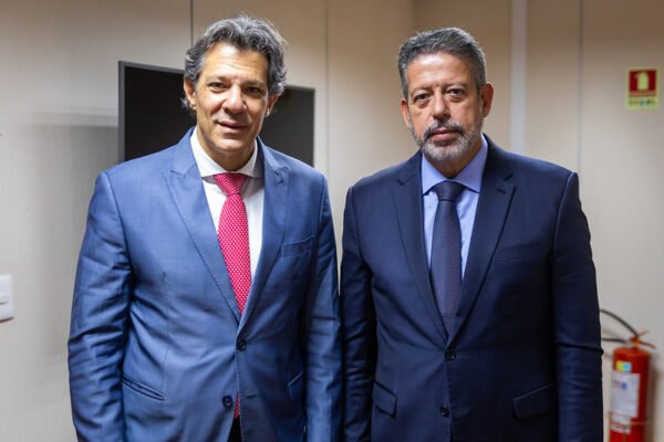 Lira: ‘Isenção do IR até R$ 5 mil não avança sem compensação para Estados e municípios’