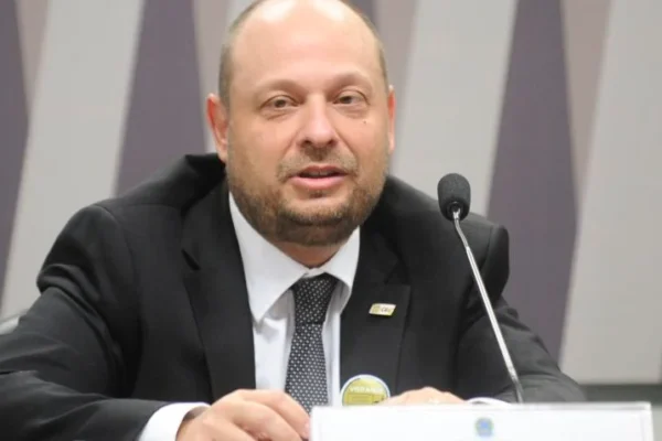 Investigados no caso do INSS gastaram R$ 35 mi em imóveis, revela PF
