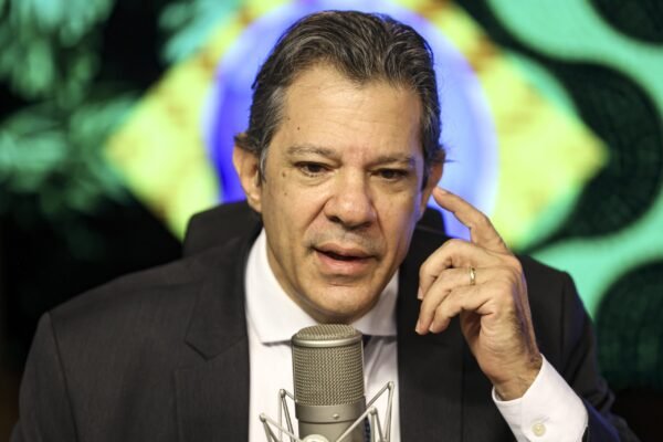Haddad defende ‘empréstimo do Lula’: ‘Tem muita gente com agiota’