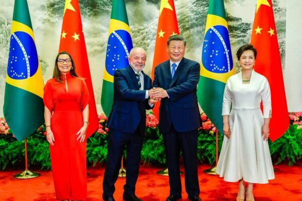 Mauro Vieira contradiz Lula sobre convite a autoridade chinesa para debater regulação do Tik Tok