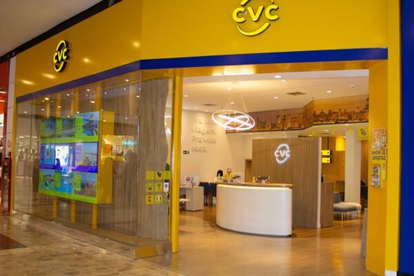 CVC desacelera abertura de novas lojas