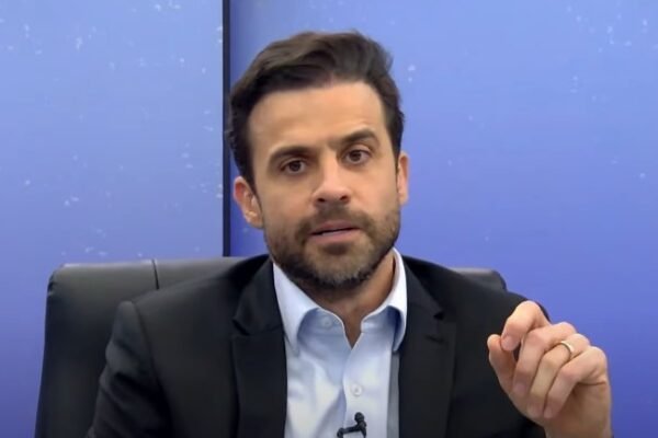 Justiça cassa mandato de Rubinho Nunes