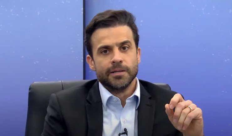 Justiça cassa mandato de Rubinho Nunes