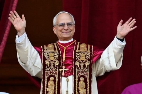 Motta e Alcolumbre celebram nomeação do papa Leão XIV