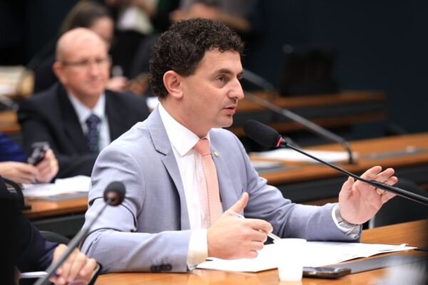 De 513 para 531 deputados: relator propõe aumentar 18 cadeiras na Câmara De 513 para 531 deputados: relator propõe aumentar 18 cadeiras na Câmara