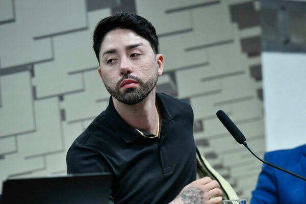 Rico Melquiades critica tratamento diferenciado a Virgínia