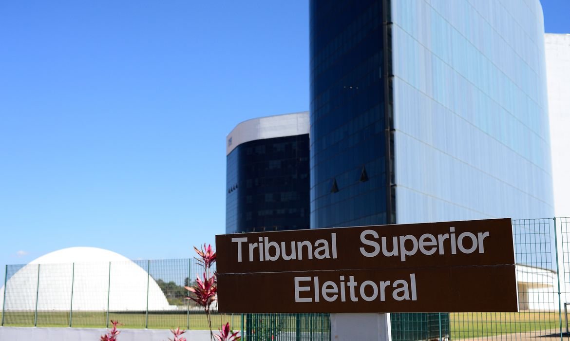 Aumento no número de deputados enfrenta resistência no Senado