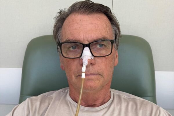 Bolsonaro pode ter alta hospitalar neste domingo