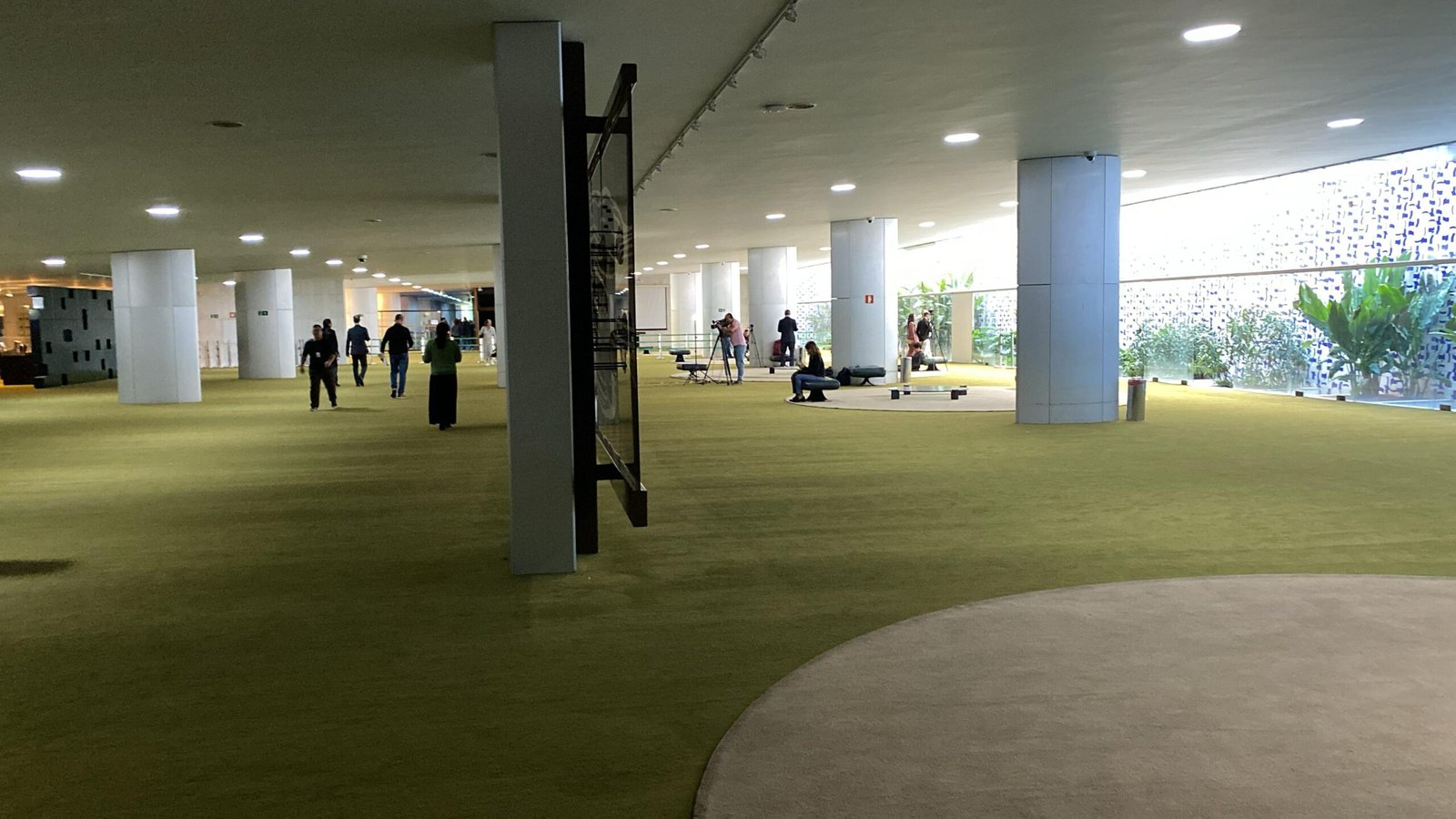 O Congresso está vazio, mas continua custando caro