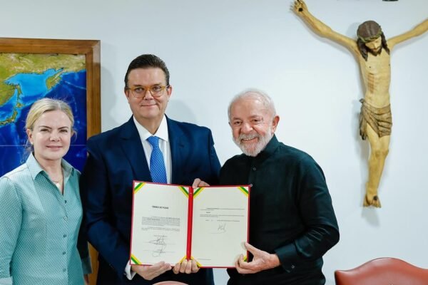 Sóstenes pede o afastamento do novo ministro da Previdência