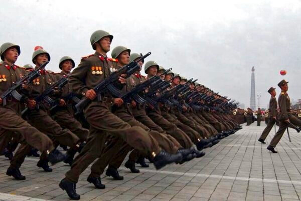 Coreia do Norte deu 9 milhões de munições à Rússia em troca de tecnologia de mísseis balísticos, diz relatório