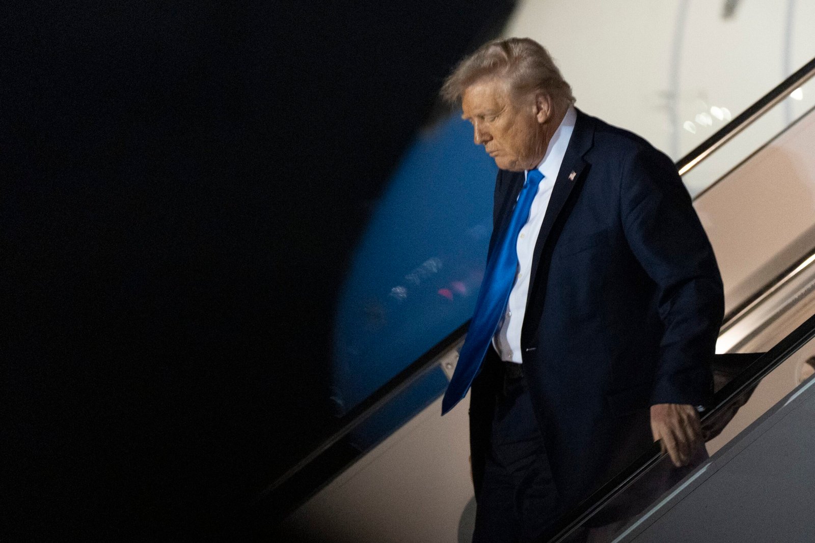 Trump autoriza tarifa de 100% para filmes estrangeiros