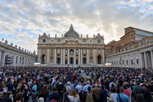 ‘Habemus Papam’: Vaticano confirma escolha de novo papa