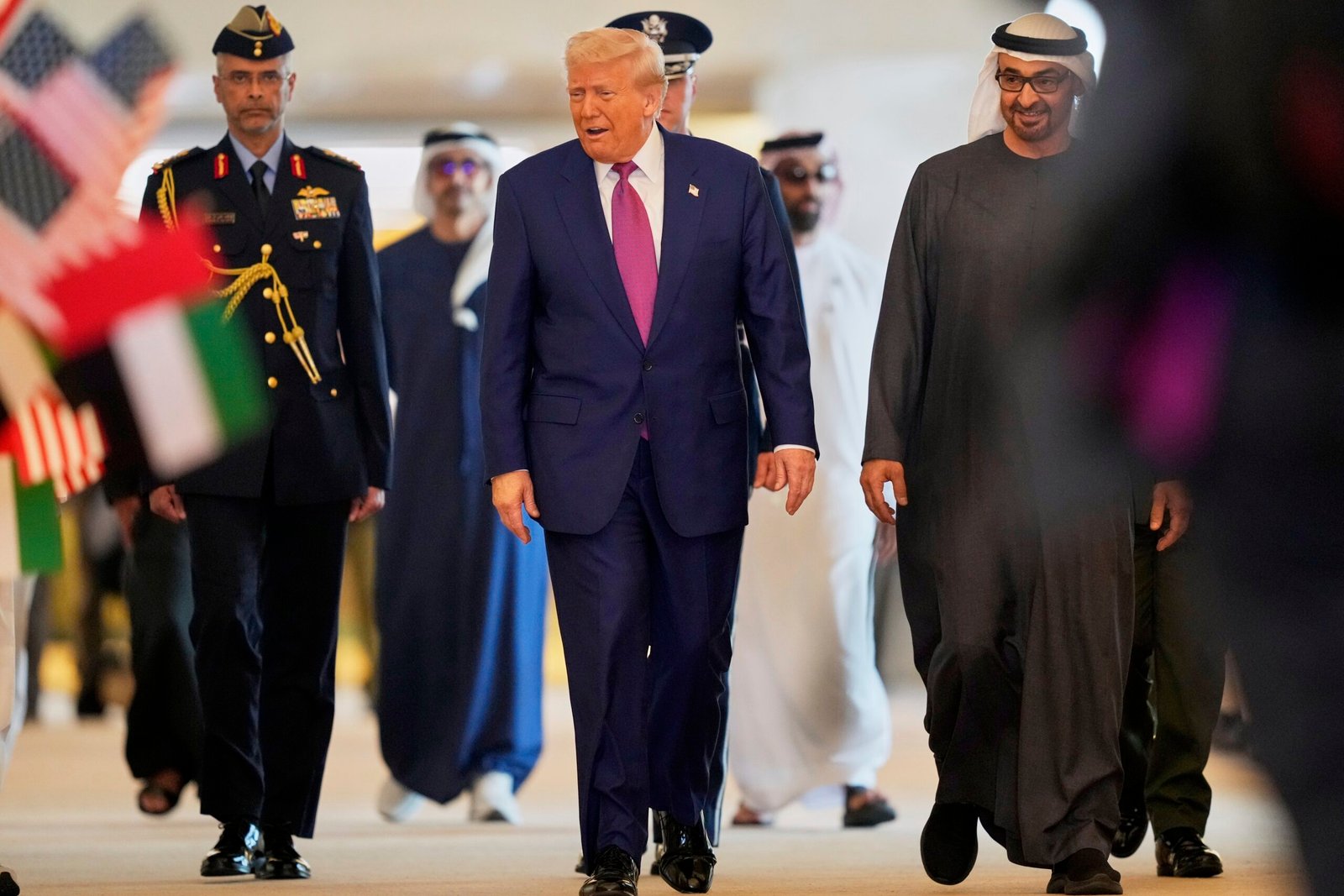 Trump chega aos Emirados Árabes, 3º país de sua visita ao Oriente Médio