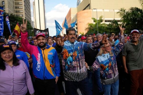 Alta abstenção de eleitores retrata a tragédia venezuelana