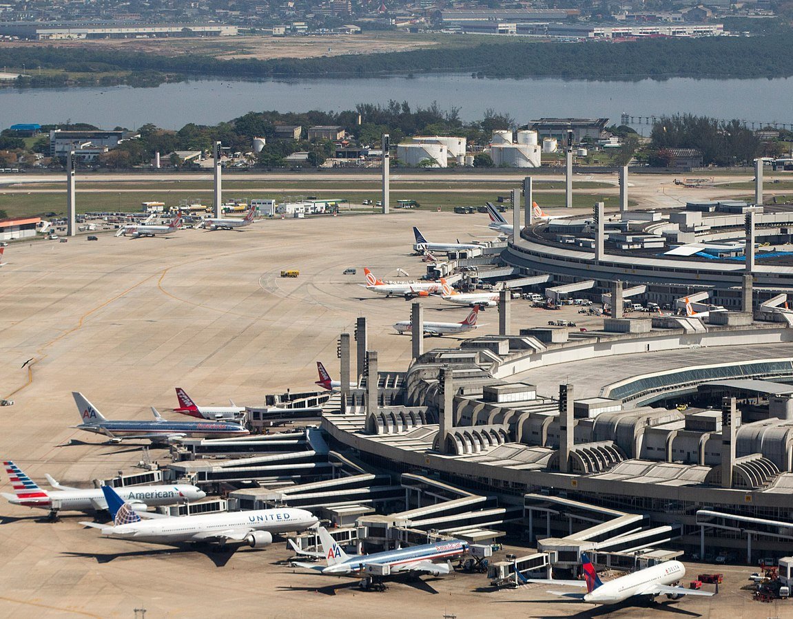 Paralisação de servidores da Receita Federal afeta portos e aeroportos