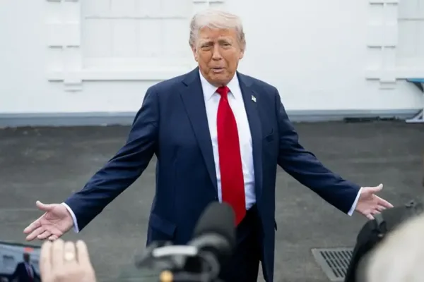 Trump diz que concordou em adiar para julho a tarifa de 50% sobre produtos da União Europeia