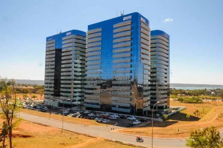 Comissão debate aquisição do Banco Master pelo BRB