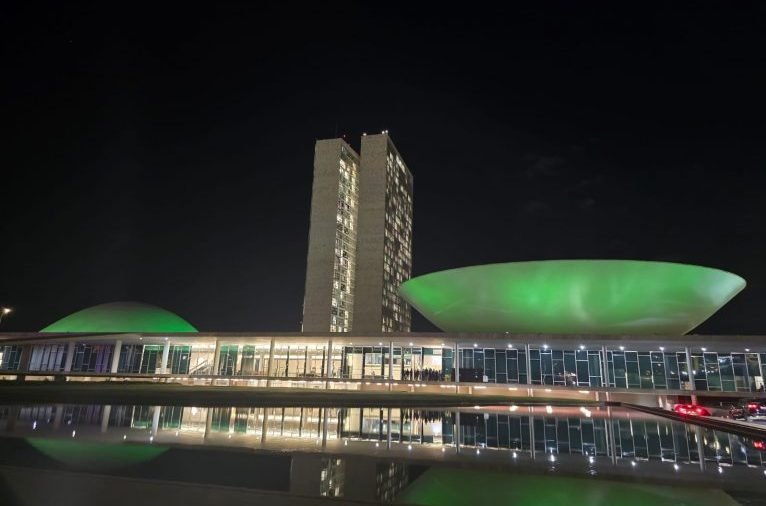 Iluminação verde no Palácio do Congresso Nacional alerta para o glaucoma