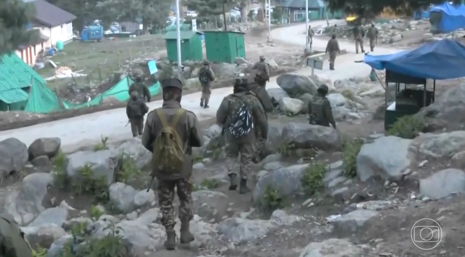 É #FAKE que vídeo mostre ataque de mísseis indianos no Paquistão; gravação é antiga e registra bombardeio do Irã contra Israel