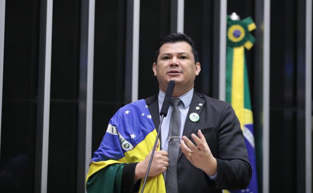 Hugo Motta acusa PT e PL de fazerem acordo para livrar deputados de cassação: ‘Safadeza’