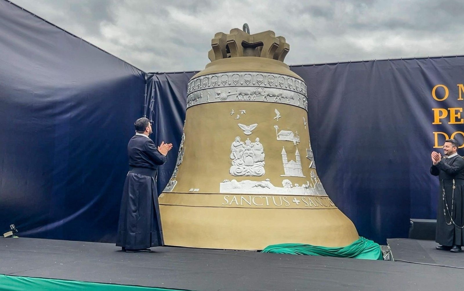 Missa celebra a chegada do Vox Patris, considerado o maior sino do mundo, no Brasil; entenda
