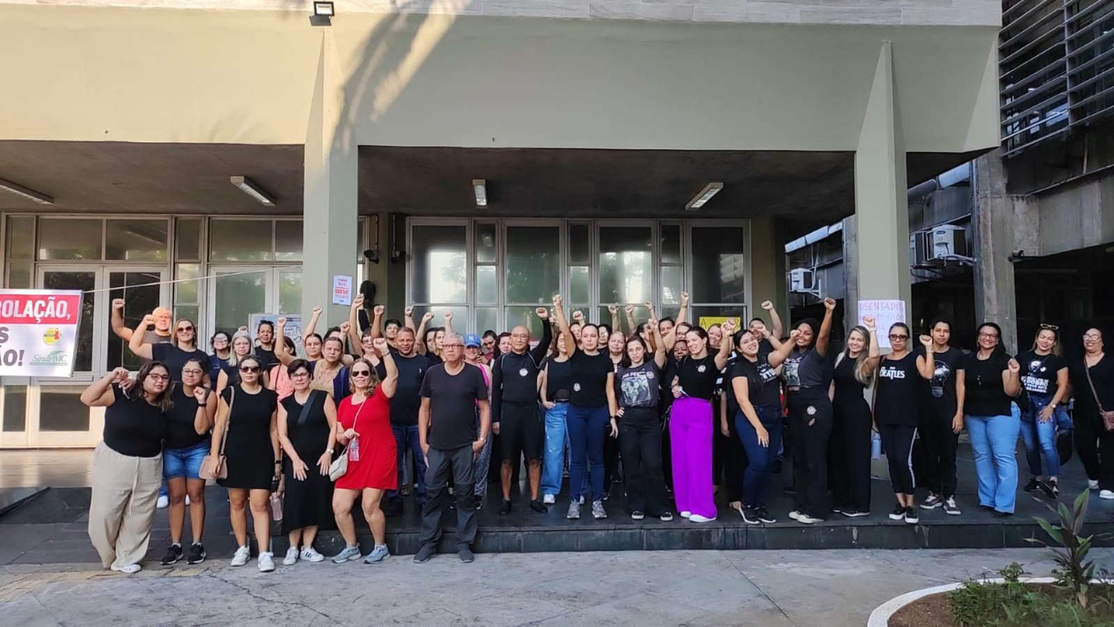 Professores da rede municipal de Cubatão, SP, entram em greve por tempo indeterminado