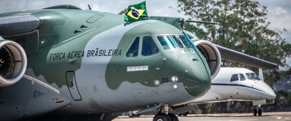 Governo Lula autoriza, e presidente do TCU usa avião da FAB