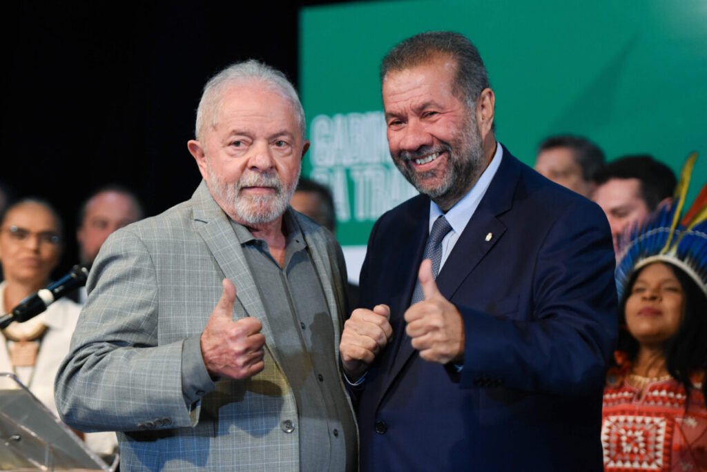 Em série de vídeos, PT culpa Bolsonaro por esquema de fraude no INSS